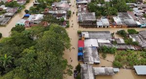 Río Arauca supera niveles históricos y anega la población de La Victoria en Apure