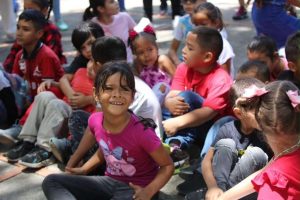 Ruta de la Esperanza regala sonrisas a los niños en Aragua