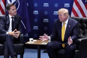 Donald Trump afirmó que el memorando con Irán 'se terminó' y sostuvo que 'es una pérdida de tiempo tratar con ellos'