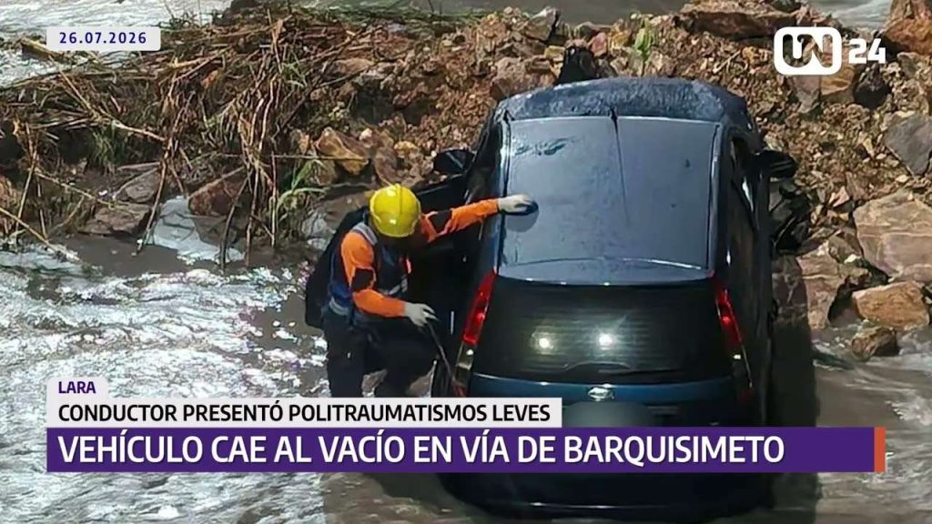 Vehículo cae al vacío en Intercomunal Barquisimeto – Cabudare