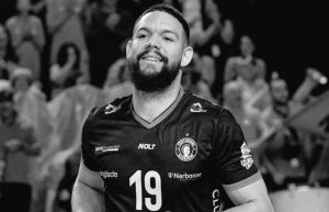 El capitán de la selección de voleibol murió junto a su esposa e hijo
