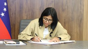 Delcy Rodríguez firmó reglamento de la Ley de Hidrocarburos para impulsar el sector energético