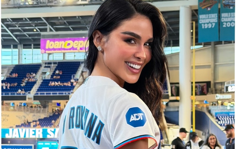Michell Roxana fue invitada por los Miami Marlins al First Pitch en una jornada solidaria por Venezuela