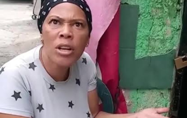 Mildred, la de los mangos, se suma como voluntaria y lleva alegría a niños en refugios de Venezuela