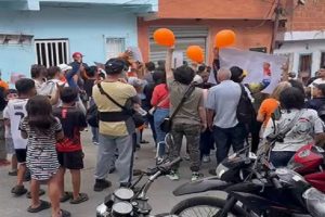 Manifestantes se dirigieron a la casa de presunto asesino de la 'perrita Mariposa'
