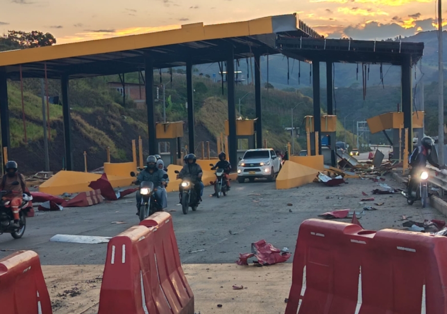 Atentado con drones explosivos en Colombia deja un policía muerto