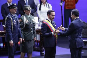Con promesas de transformación De la Espriella jura como presidente de Colombia
