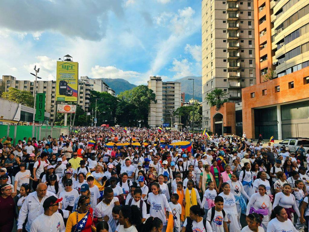 Delcy Rodríguez agradeció plegarias por Venezuela en la “Marcha para Jesús”