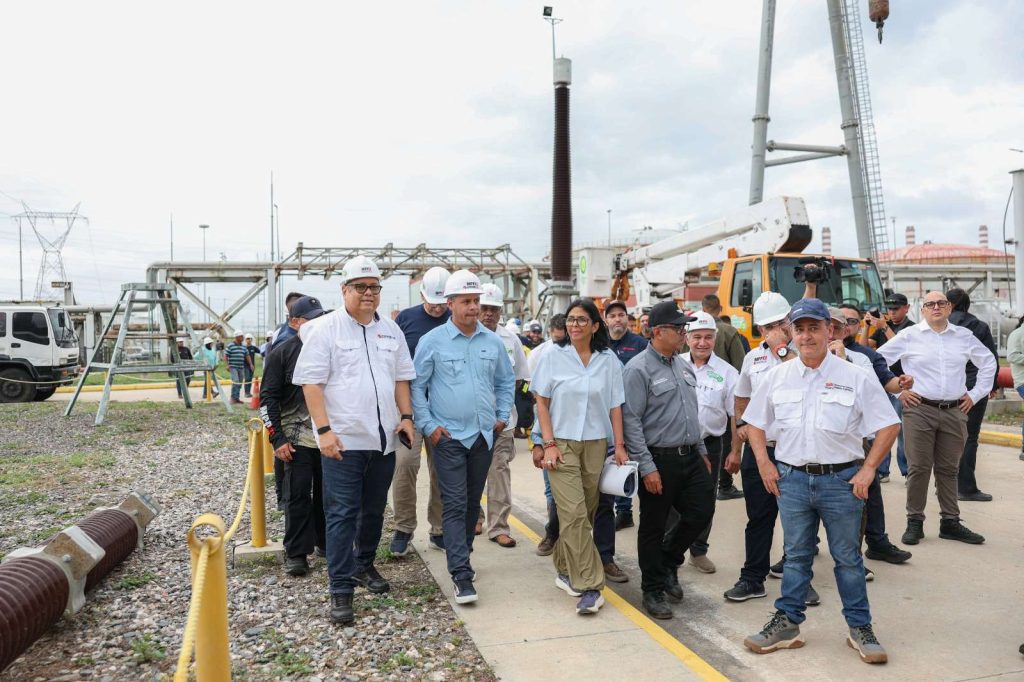 Delcy Rodríguez supervisó termoeléctricas en Carabobo
