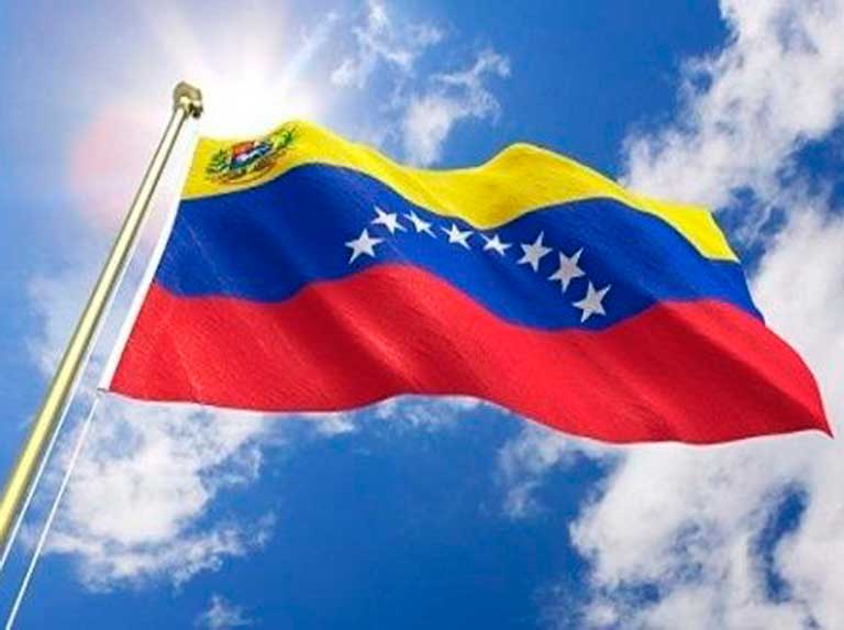 Delcy envió mensaje en el Día de la Bandera