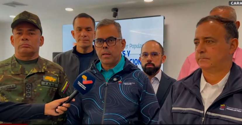Gobierno y sector privado evalúan Plan de Ahorro Energético