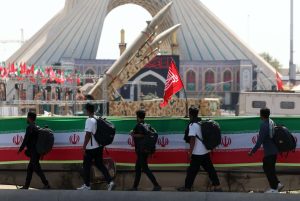 Irán advierte a la región sobre apoyo a EEUU