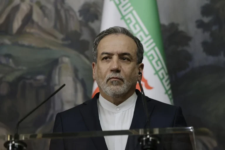 Irán y Omán ultiman acuerdo bilateral para la gestión soberana del estrecho de Ormuz