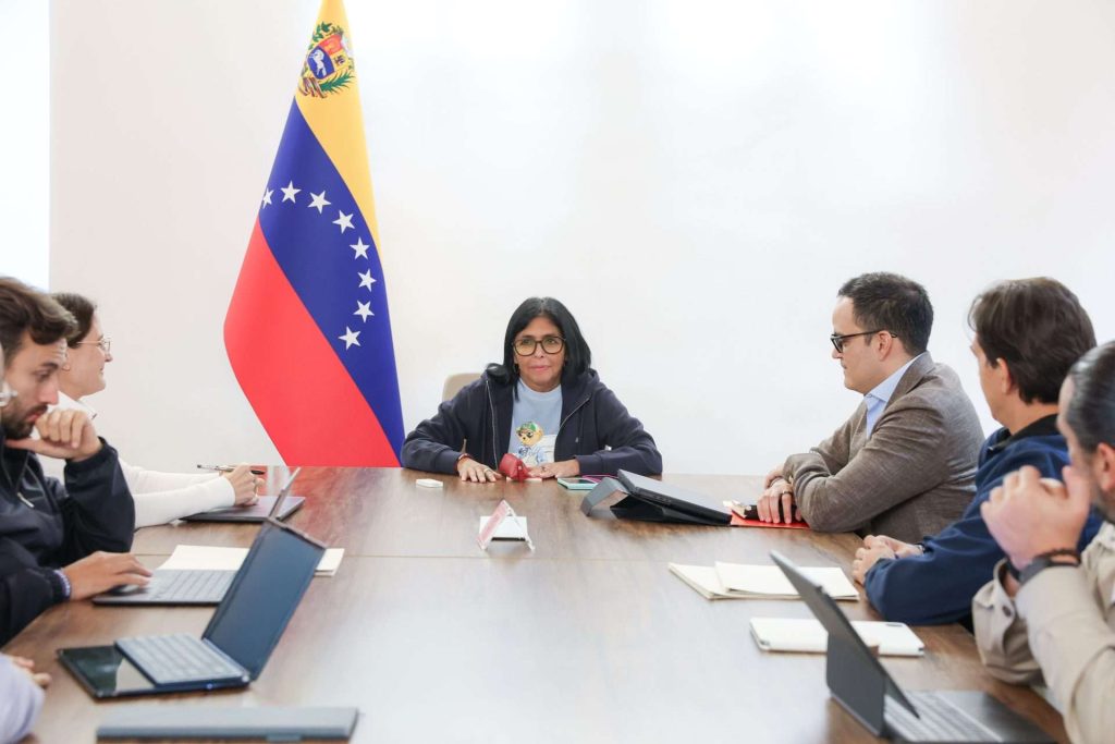 Jefa de Estado (E) revisa agenda económica nacional y la ejecución de fondos de emergencia post-sismos