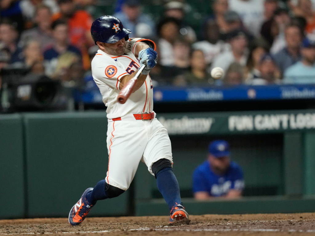 José Altuve supera a Bob Abreu entre los reyes del hit criollo