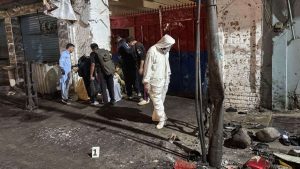 Mueren 14 personas en atentado contra comisaría en Pakistán