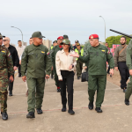 Presidenta (E) inspecciona Escuela Naval en La Guaira