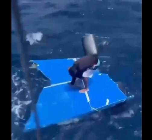 Rescatan a pescador tras cinco días a la deriva en costas de Higuerote