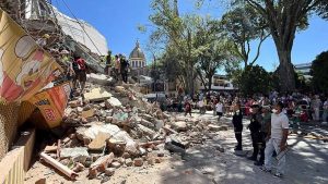 Sube a 132 la cifra de muertos en terremoto de Colombia