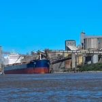 Trabajadores paralizan los puertos argentinos