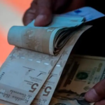El bolívar se depreció un 15% frente al dólar en julio