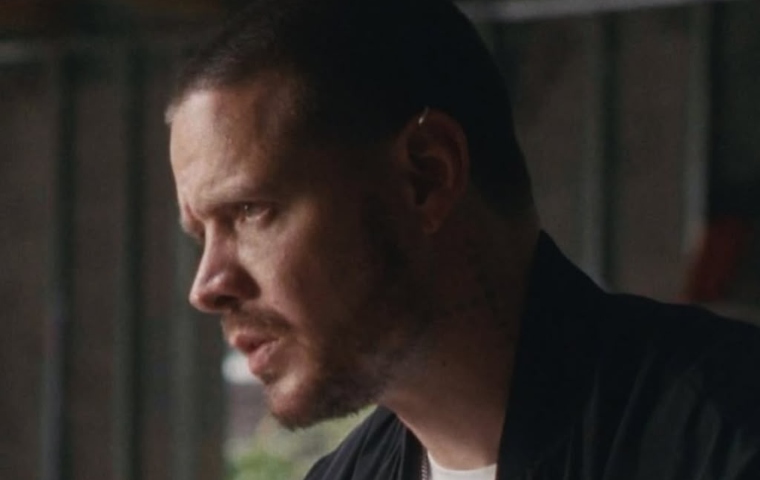 Marko sorprende con “1992” y suma a Alejandro Nones a su primera serie de ficción